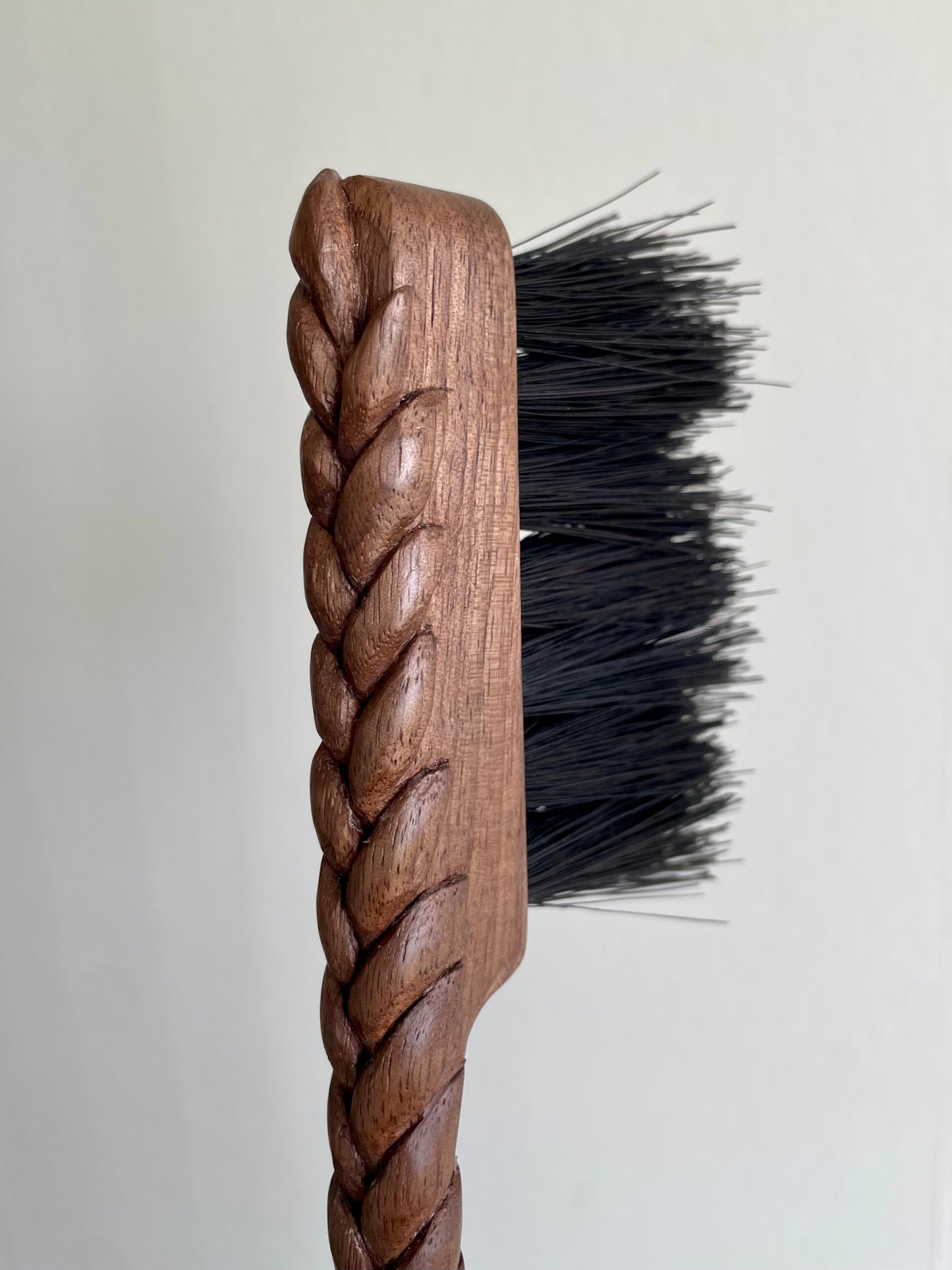 Braided Wheat Bench Brush in Walnut