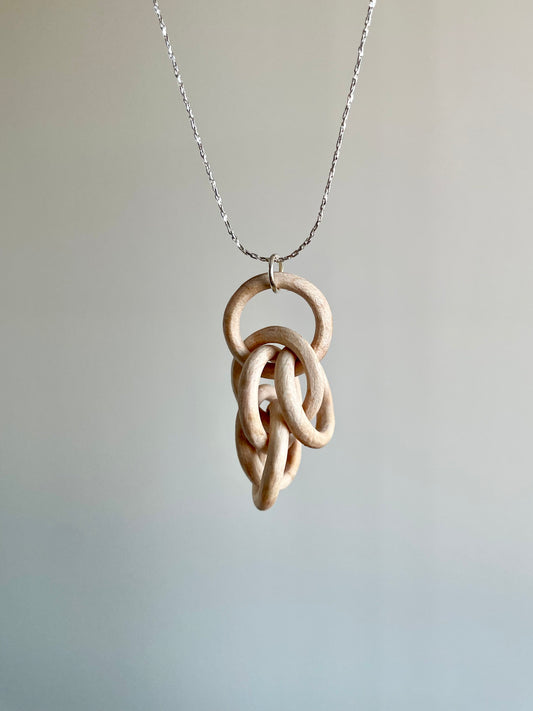 Maple Six-Ring Tangle