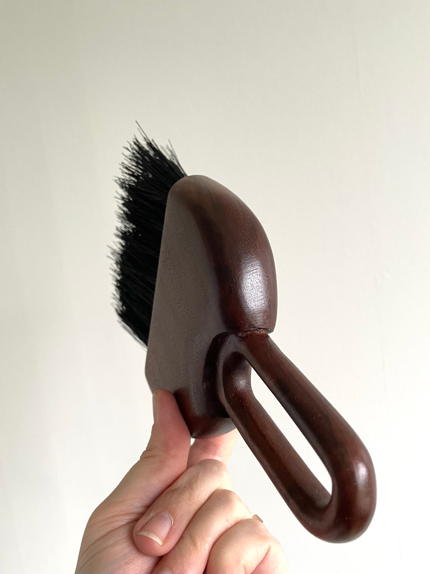 Walnut Brush with Stretch Loop Handle