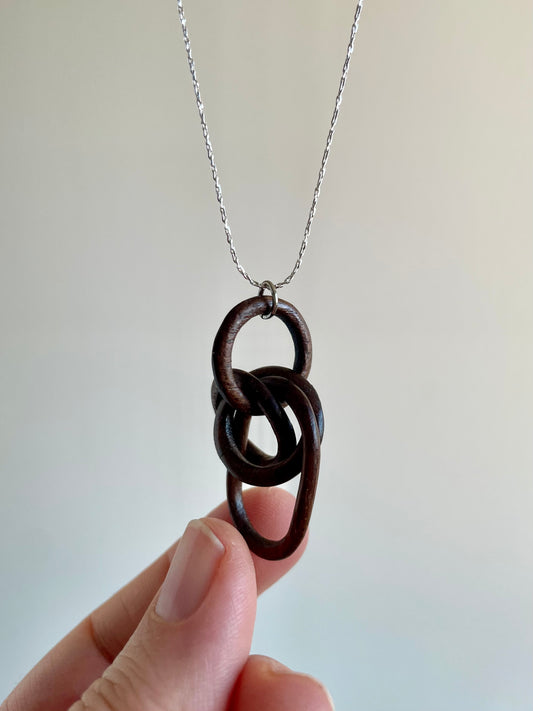 Walnut Knot with Oval Link